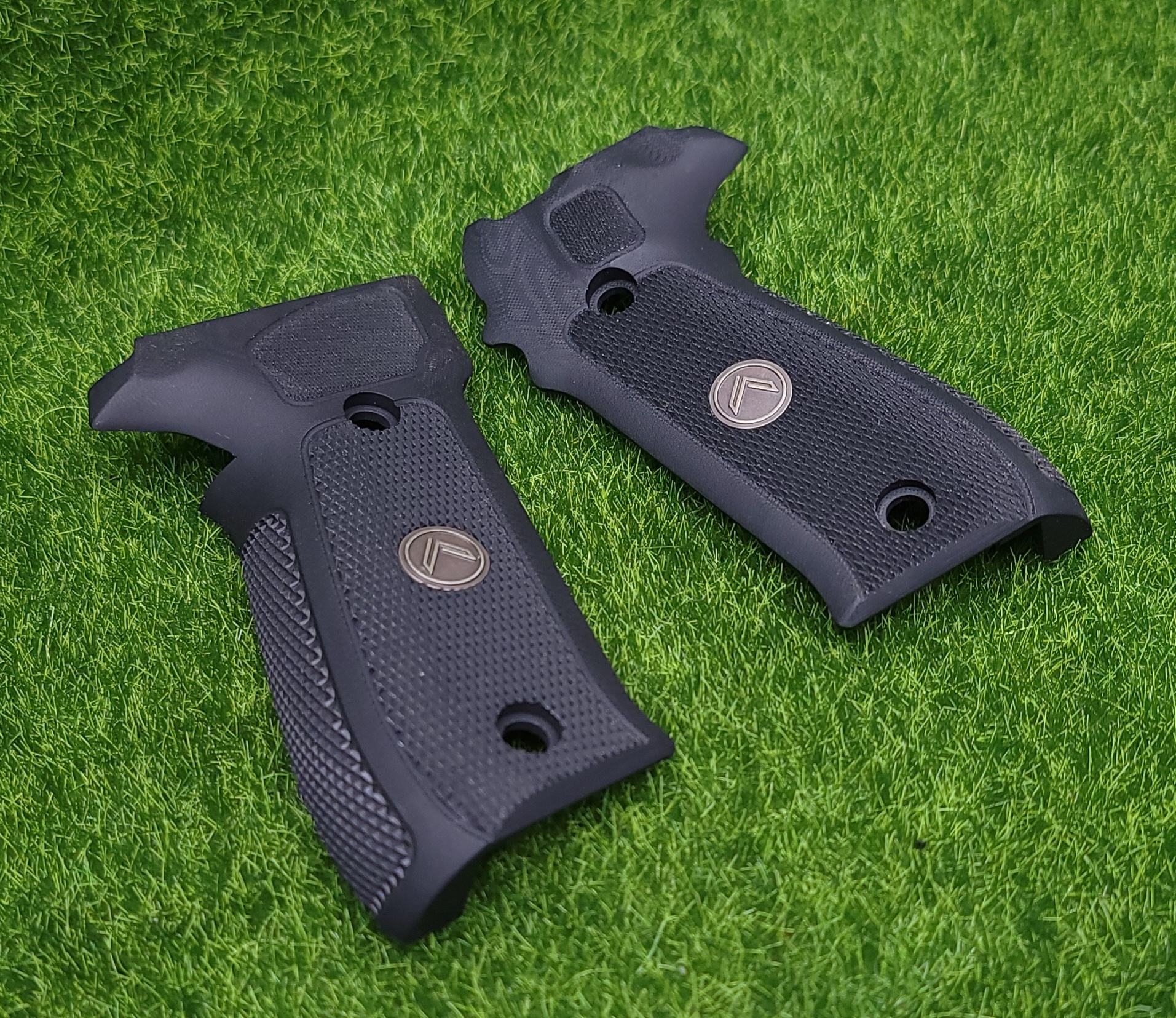 Sig Sauer P226A1 DA-SA G-10 Legion Medallion Grips OEM Grip Set #1203884-R-img-1
