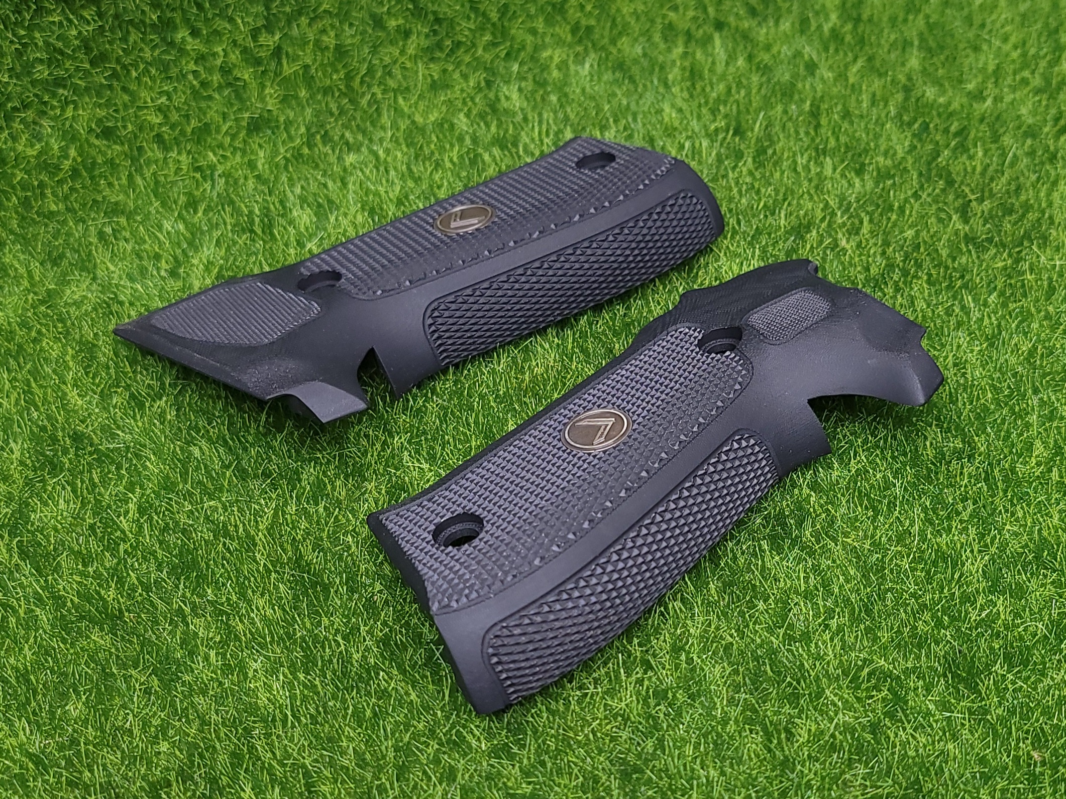 Sig Sauer P226A1 DA-SA G-10 Legion Medallion Grips OEM Grip Set #1203884-R-img-2