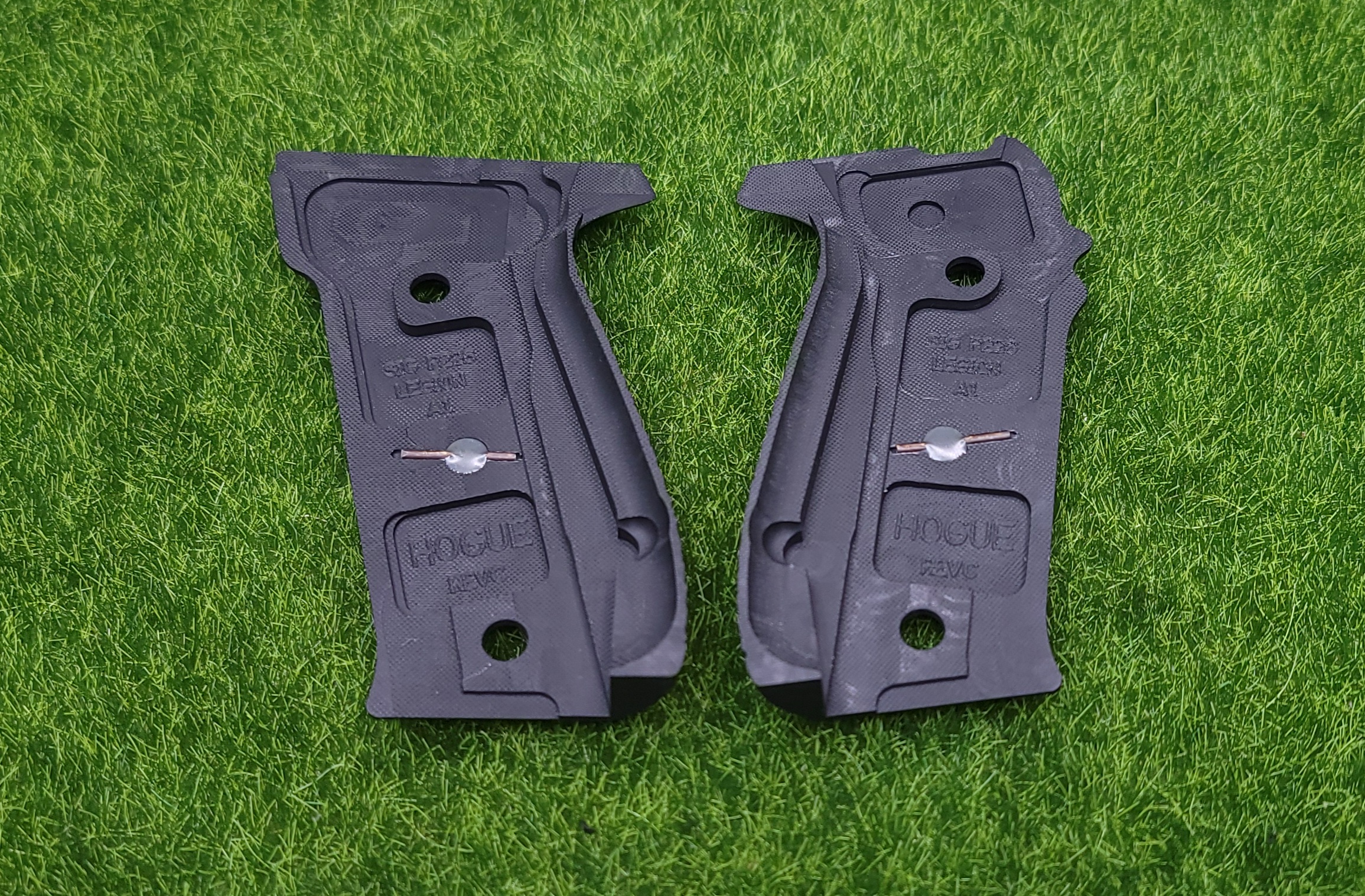 Sig Sauer P226A1 DA-SA G-10 Legion Medallion Grips OEM Grip Set #1203884-R-img-3