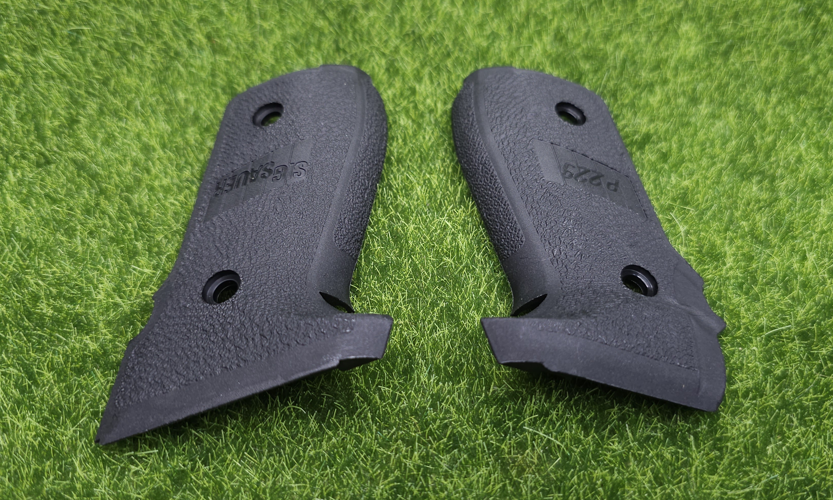 Sig Sauer P229 OEM Poly Grip Set Replacement w- Screws - GRIP-229-BLKPOLY-img-2