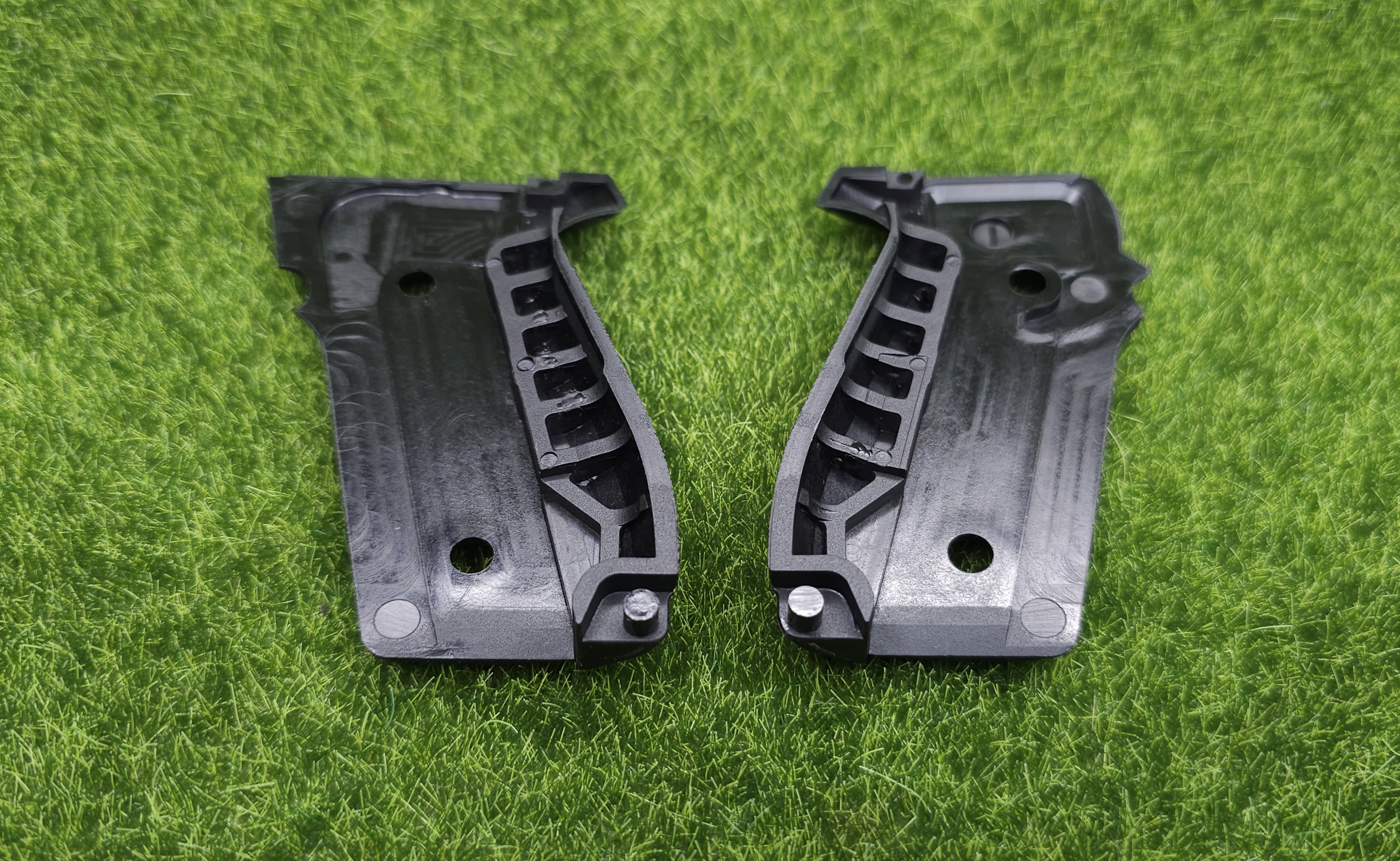 Sig Sauer P229 OEM Poly Grip Set Replacement w- Screws - GRIP-229-BLKPOLY-img-3
