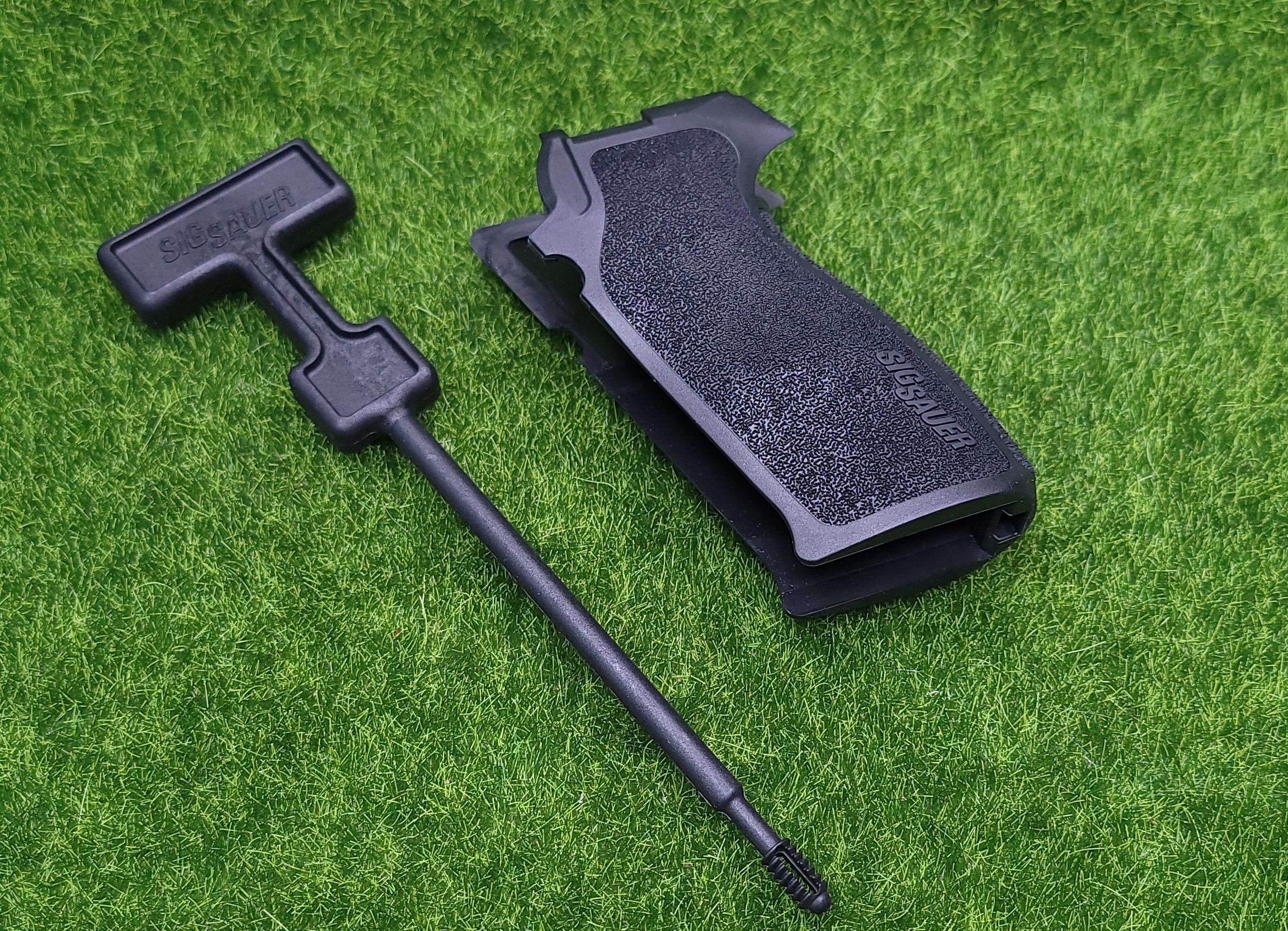 Sig Sauer E2 Grip Upgrade Kit For P220, DASA, Polymer Black GRIPKIT